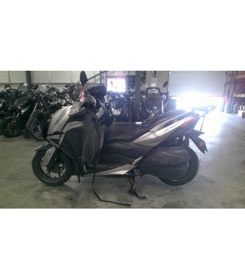 YAMAHA X-MAX 300 ACCIODENTE...