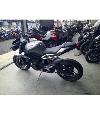 TRIUMPH STREET TRIPLE 765...