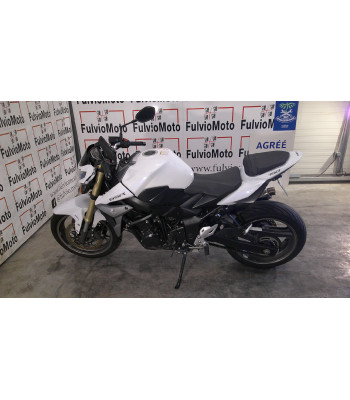 SUZUKI GSR 750 ACCIDENTE...