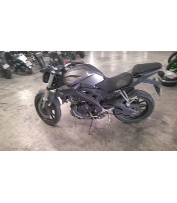 YAMAHA MT-125 petit choc...