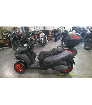 PEUGEOT METROPOLIS 400...