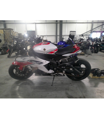 YAMAHA YZF-R6 petit choc...