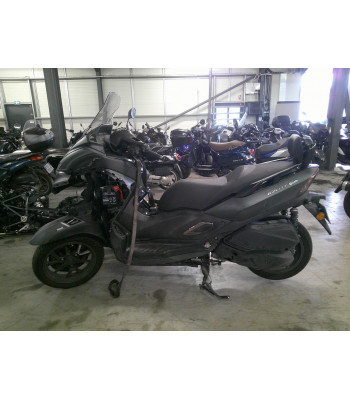 YAMAHA TRICITY 300...