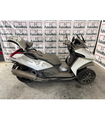 PEUGEOT METROPOLIS 400...