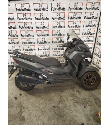 YAMAHA TRICITY 300...