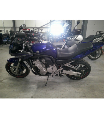 YAMAHA FZS FAZER 1000...