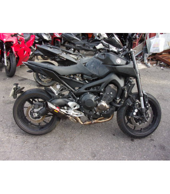 YAMAHA MT-09 ACCIDENTE RSV...